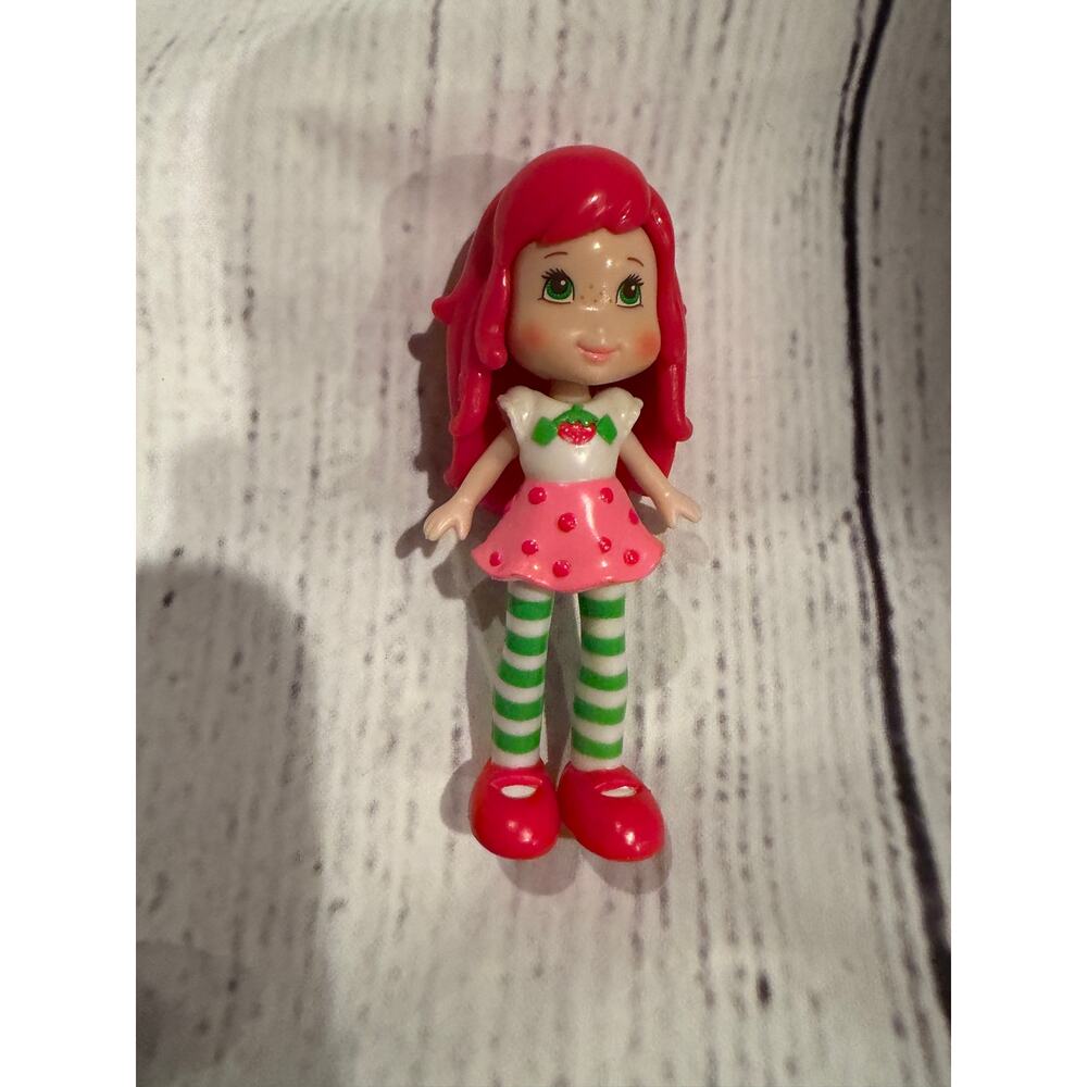 2008 Strawberry Shortcake 3” Mini Figure Doll